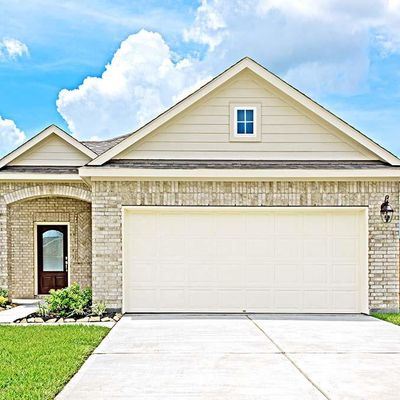 540 Long Branch Drive, Angleton, TX 77535