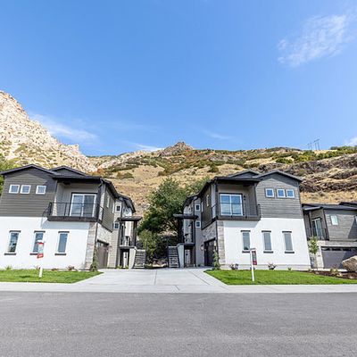 556 S Elena Ln, Ogden, UT 84404