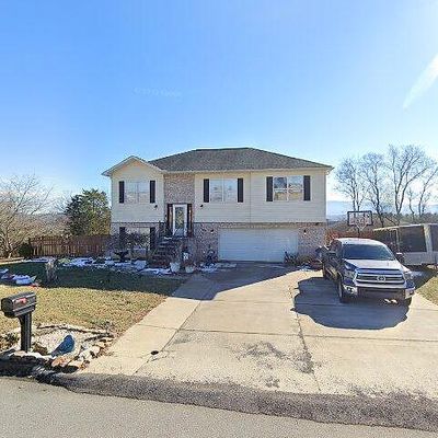 558 Hills Gate Cir, Seymour, TN 37865