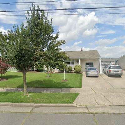 56 Louise Dr, Manville, NJ 08835