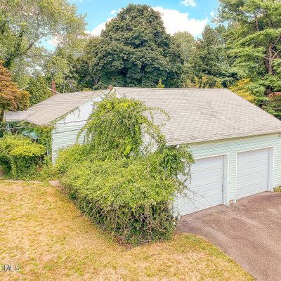 56 Wyckoff Rd, Eatontown, NJ 07724