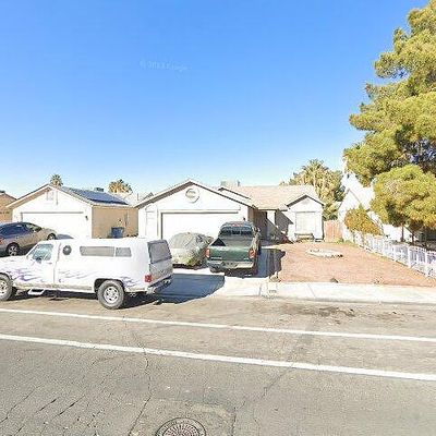 5610 Ballinger Dr, Las Vegas, NV 89142