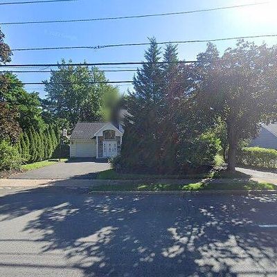 562 Forest Ave, Paramus, NJ 07652