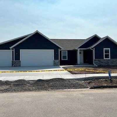 5668 N Yosemite Ln, Appleton, WI 54913