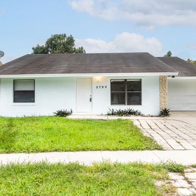 5790 Ithaca Cir E, Lake Worth, FL 33463