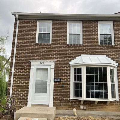 5835 Berkshire Ct, Alexandria, VA 22303