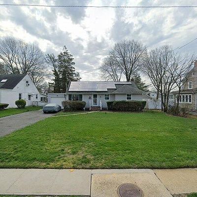 590 De Mott Ave, North Baldwin, NY 11510