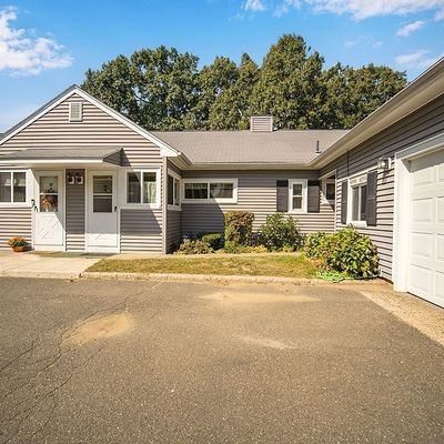 60 Meadowlark Ln, Chicopee, MA 01022