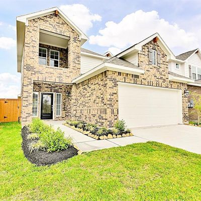 600 Long Branch Drive, Angleton, TX 77535