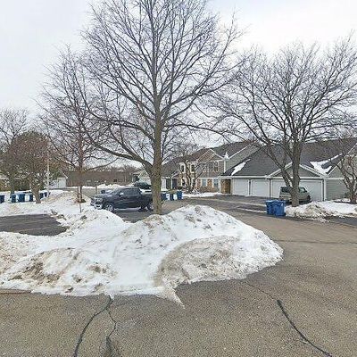 600 Stone Circle Ct, Schaumburg, IL 60194