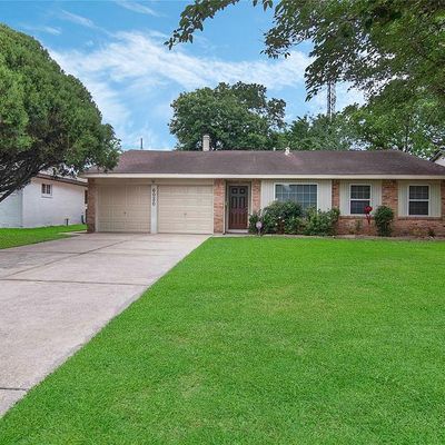 6030 Willowbend Blvd, Houston, TX 77096