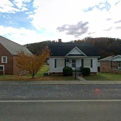 509 Tazewell Ave, Tazewell, VA 24651