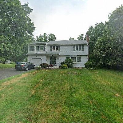 51 Burnwood Dr, Bloomfield, CT 06002