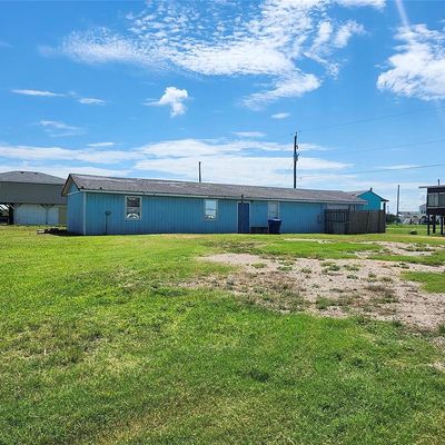 515 Thunder Rd, Freeport, TX 77541