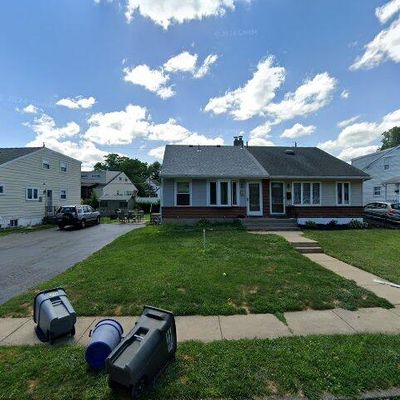 520 E Winona Ave, Norwood, PA 19074