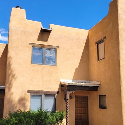 523 Camino De La Placita, Taos, NM 87571