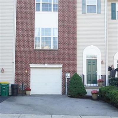 5240 Green Lawn Dr, Macungie, PA 18062