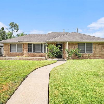 526 Baywood St, La Porte, TX 77571