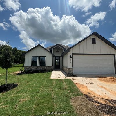 534 Harvest Lake Drive, Snook, TX 77878