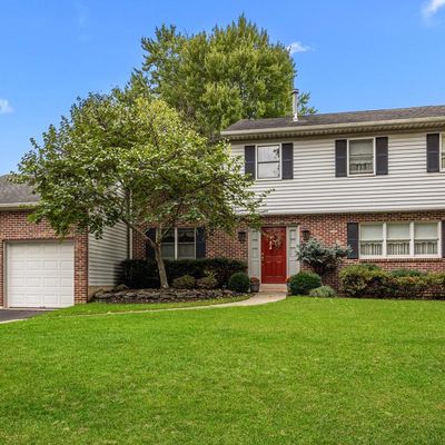 646 Stream Ridge Ln, Feasterville Trevose, PA 19053