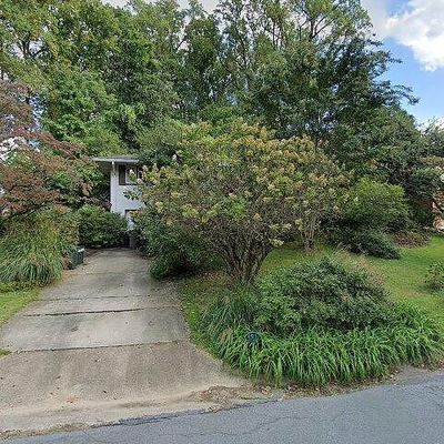 6513 Millwood Rd, Bethesda, MD 20817