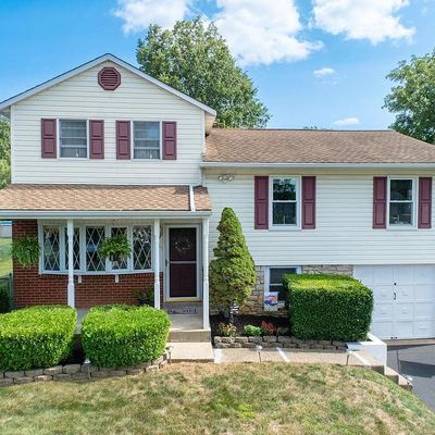 661 Pennhill Dr, Langhorne, PA 19047