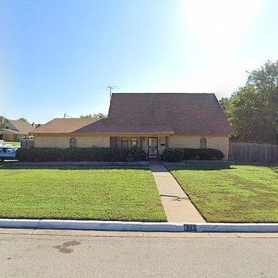 6701 Robindale Rd, Forest Hill, TX 76140