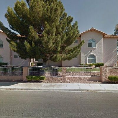 6804 Elm Creek Dr, Las Vegas, NV 89108