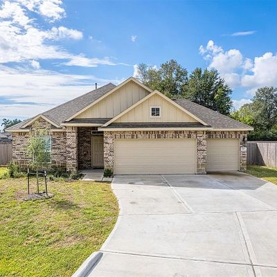 696 W Linnwood Dr, New Caney, TX 77357