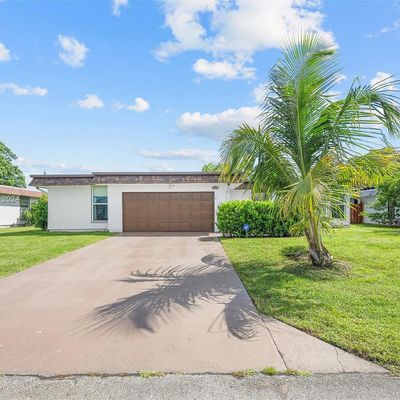 7010 Nw 63 Rd St, Tamarac, FL 33321