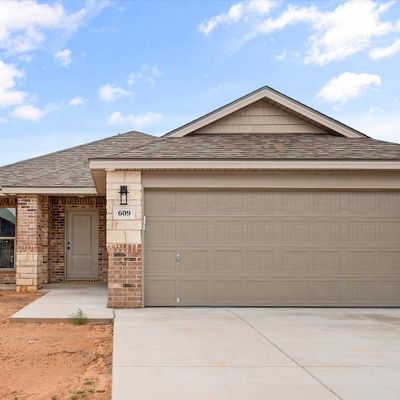 609 E 31st Street, Wolfforth, TX 79382