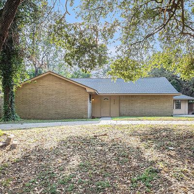 628 Brook Hollow Dr, Conroe, TX 77385