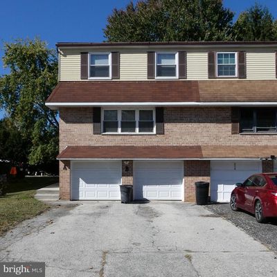 628 Country Ln, Morton, PA 19070