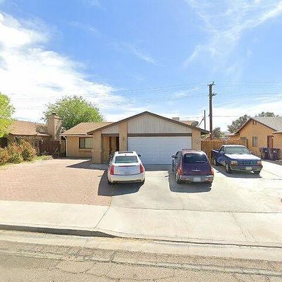 637 Cottonwood Dr, Ridgecrest, CA 93555