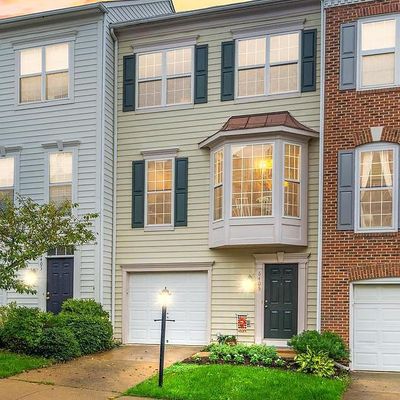 6405 Hawk View Ln, Alexandria, VA 22312