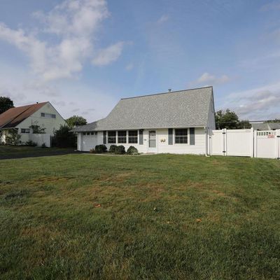 79 Candle Rd, Levittown, PA 19057