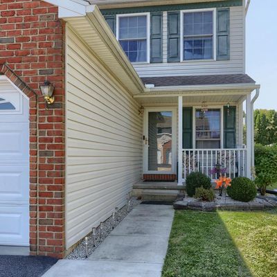 8 Grasshopper Ct, Myerstown, PA 17067