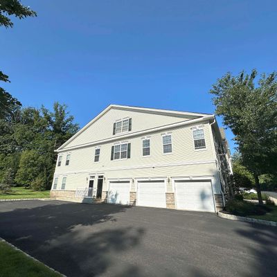 802 Brook Hollow Dr, Whippany, NJ 07981