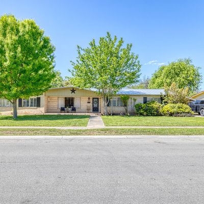 808 E Nopal St, Uvalde, TX 78801