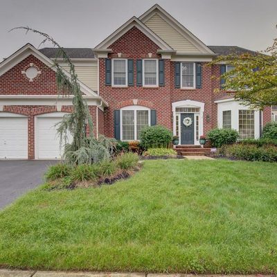 8097 Paper Birch Dr, Lorton, VA 22079