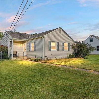 820 Detweiler Ave, Hellertown, PA 18055