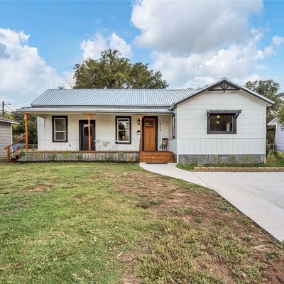 823 E Cedar St, Seguin, TX 78155