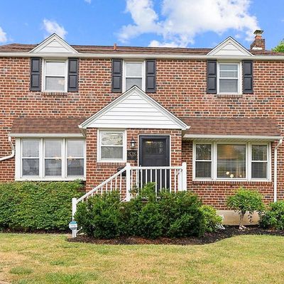 828 Cedar Ln, Norristown, PA 19401