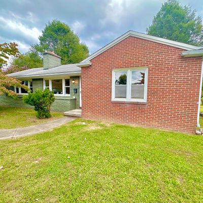 832 Acacia Ave, Clifton Forge, VA 24422