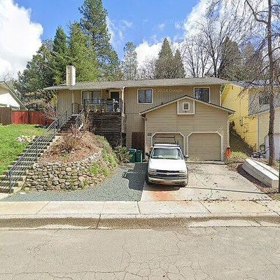 717 Doris Dr, Grass Valley, CA 95945