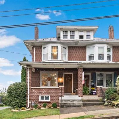 717 S Lynn St, Fountain Hill, PA 18015