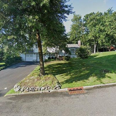 717 Orange Ct, River Vale, NJ 07675