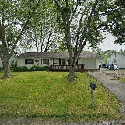 719 Fox River Rd, Valparaiso, IN 46385