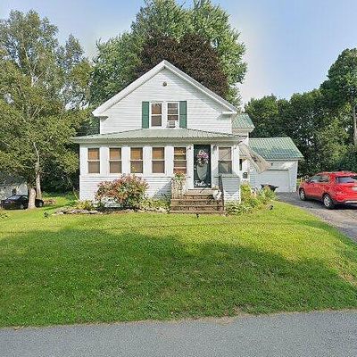 72 Enfield Rd, Lincoln, ME 04457