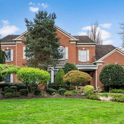 73 Poplar Dr, Paramus, NJ 07652